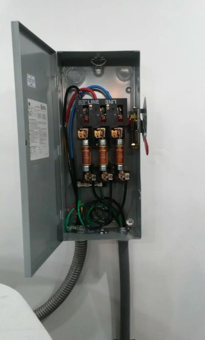 Three-phase disconnect switch installed for Smoke Detector Installation in Livingston